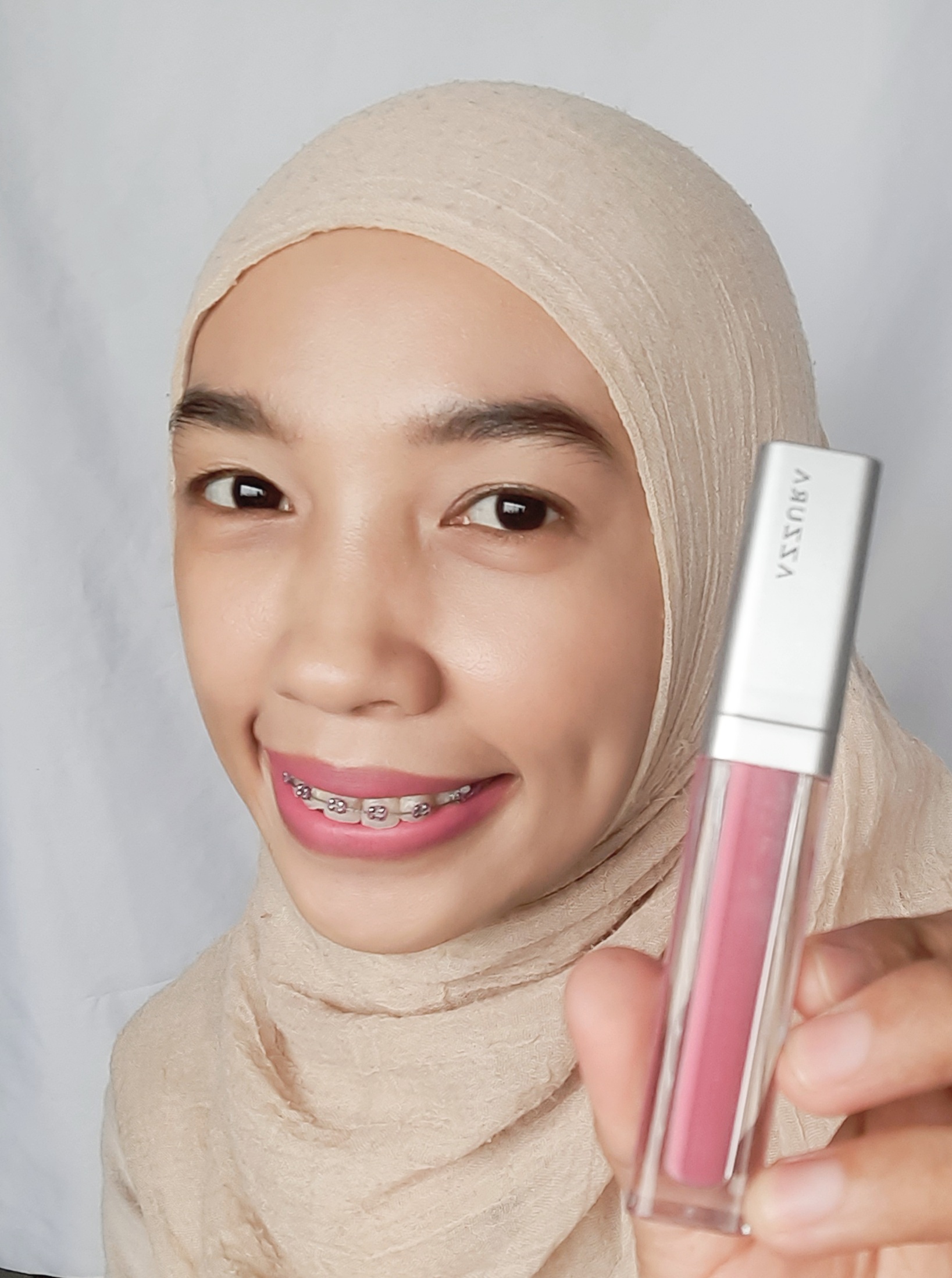 Azzura matte lipcream shade 04 blushing pink